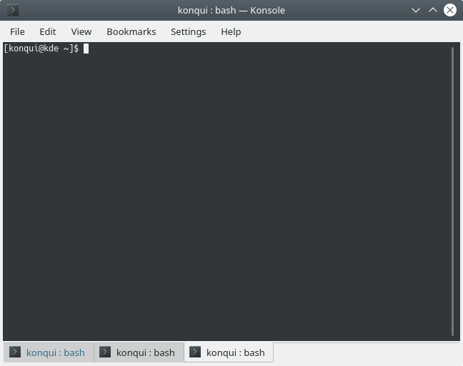 Anwendungsfenster, Titel „bash – Konsole“, mit grauem Hintergrund und weißer dicktengleicher Schrift: „[konqui@kde ~]$“, dahinter ein Eingabecursor